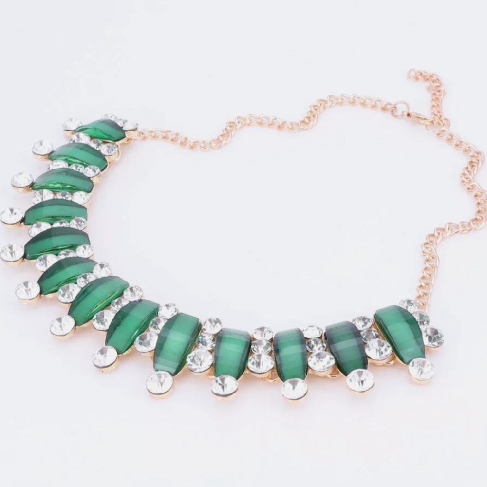 18K gold plated green and white crystal necklace earrings set - Picture 8 of 12